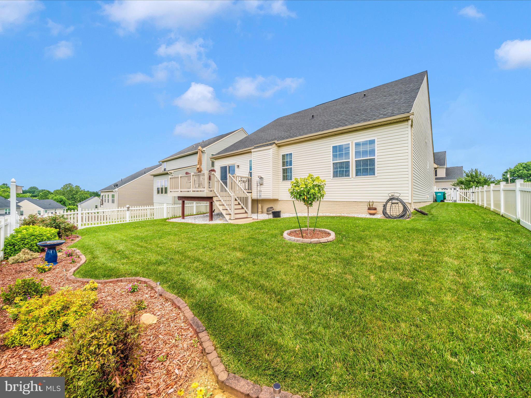 117 W WING WAY