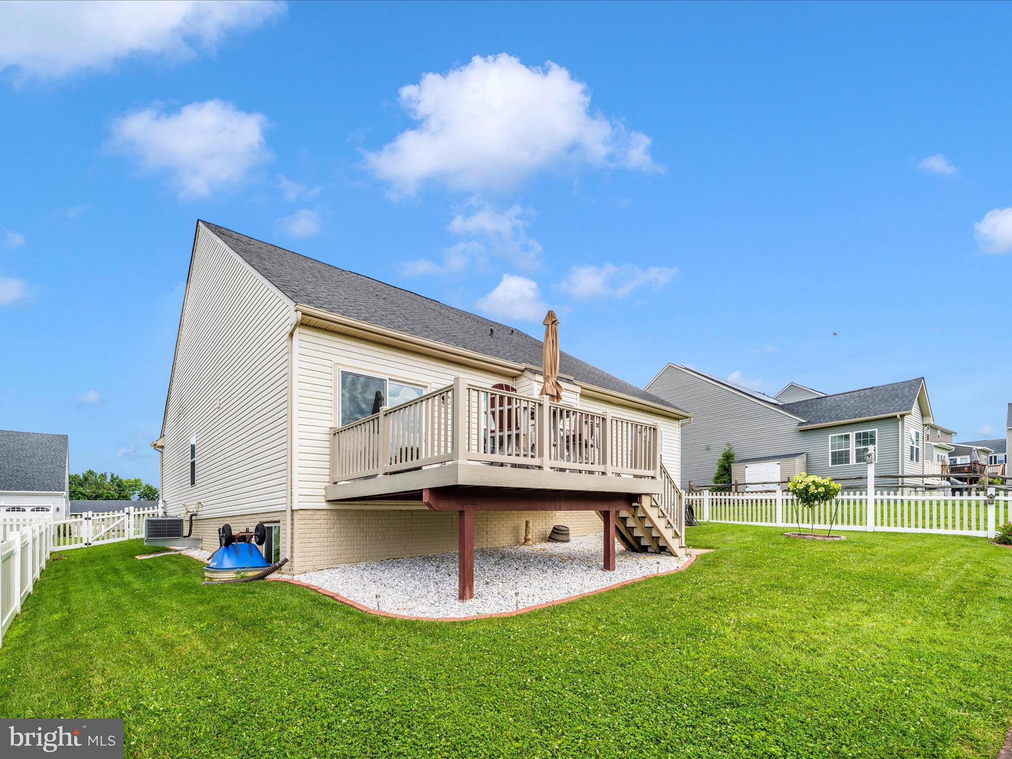 117 W WING WAY