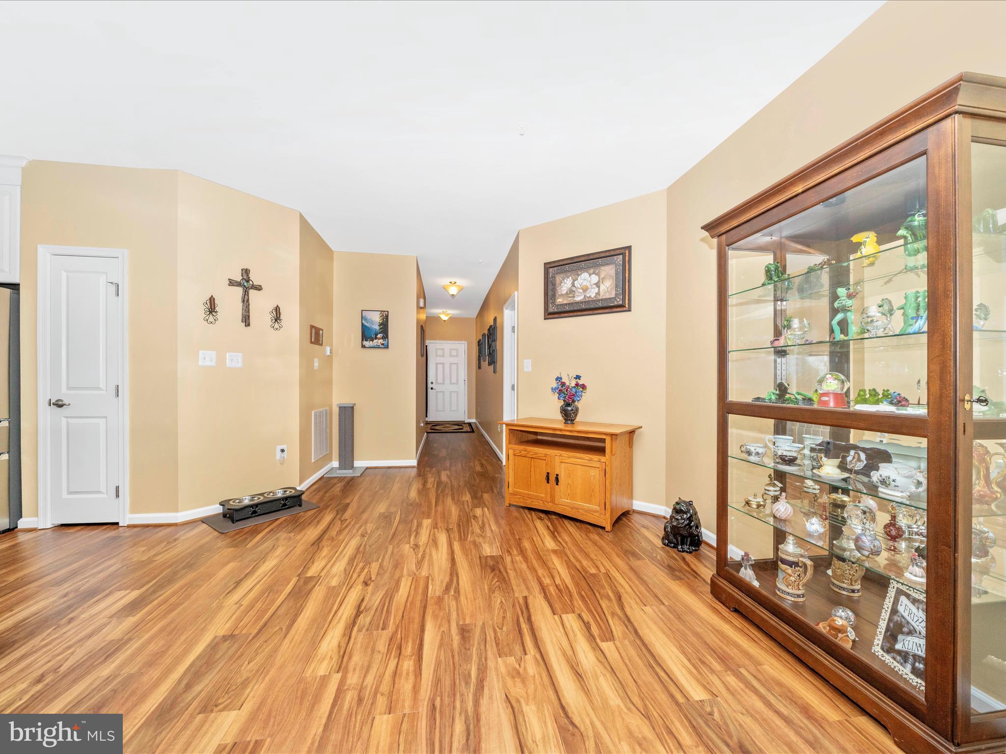 117 W WING WAY