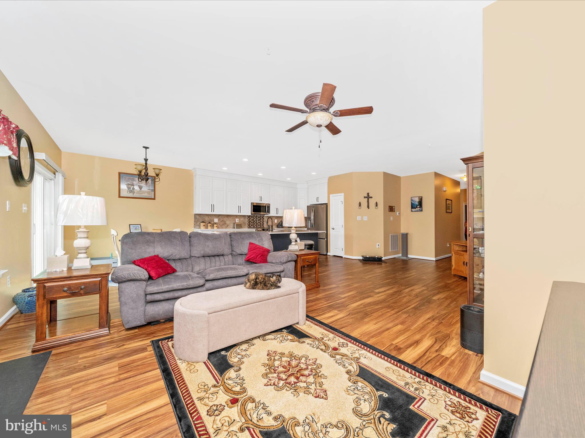 117 W WING WAY