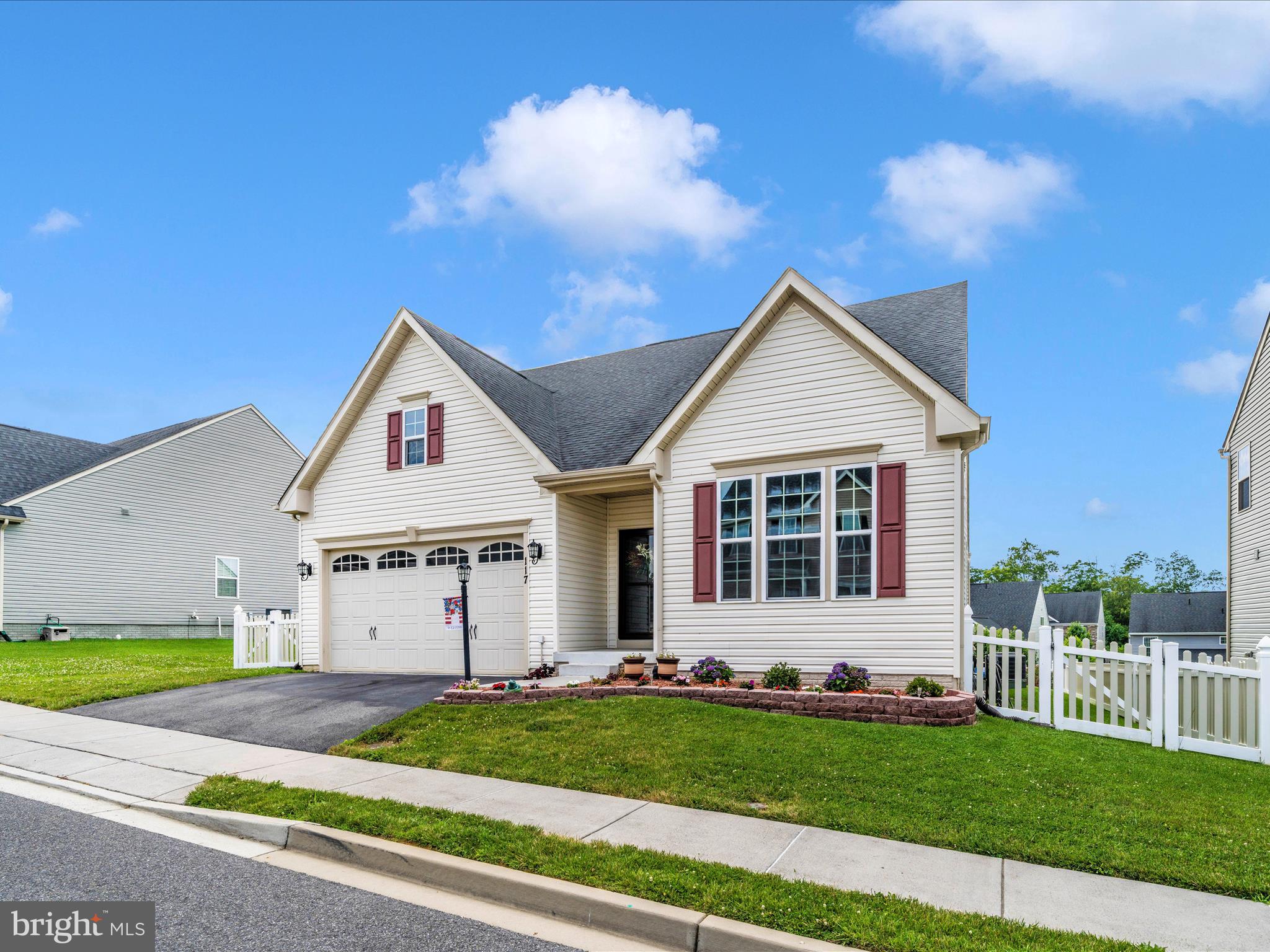 117 W WING WAY