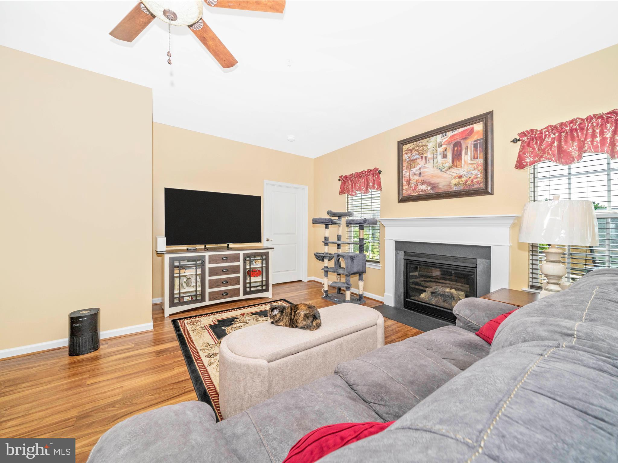 117 W WING WAY