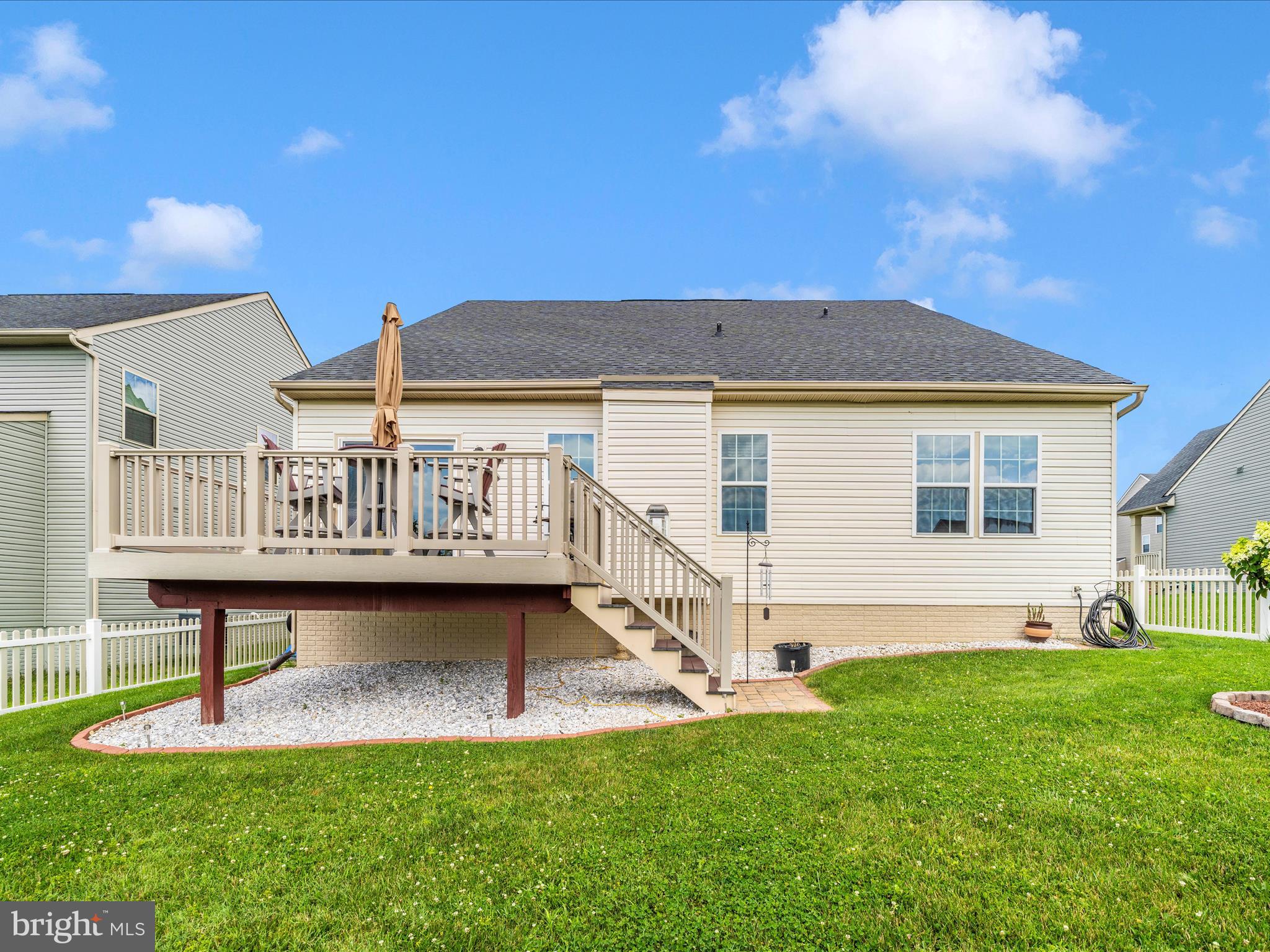 117 W WING WAY
