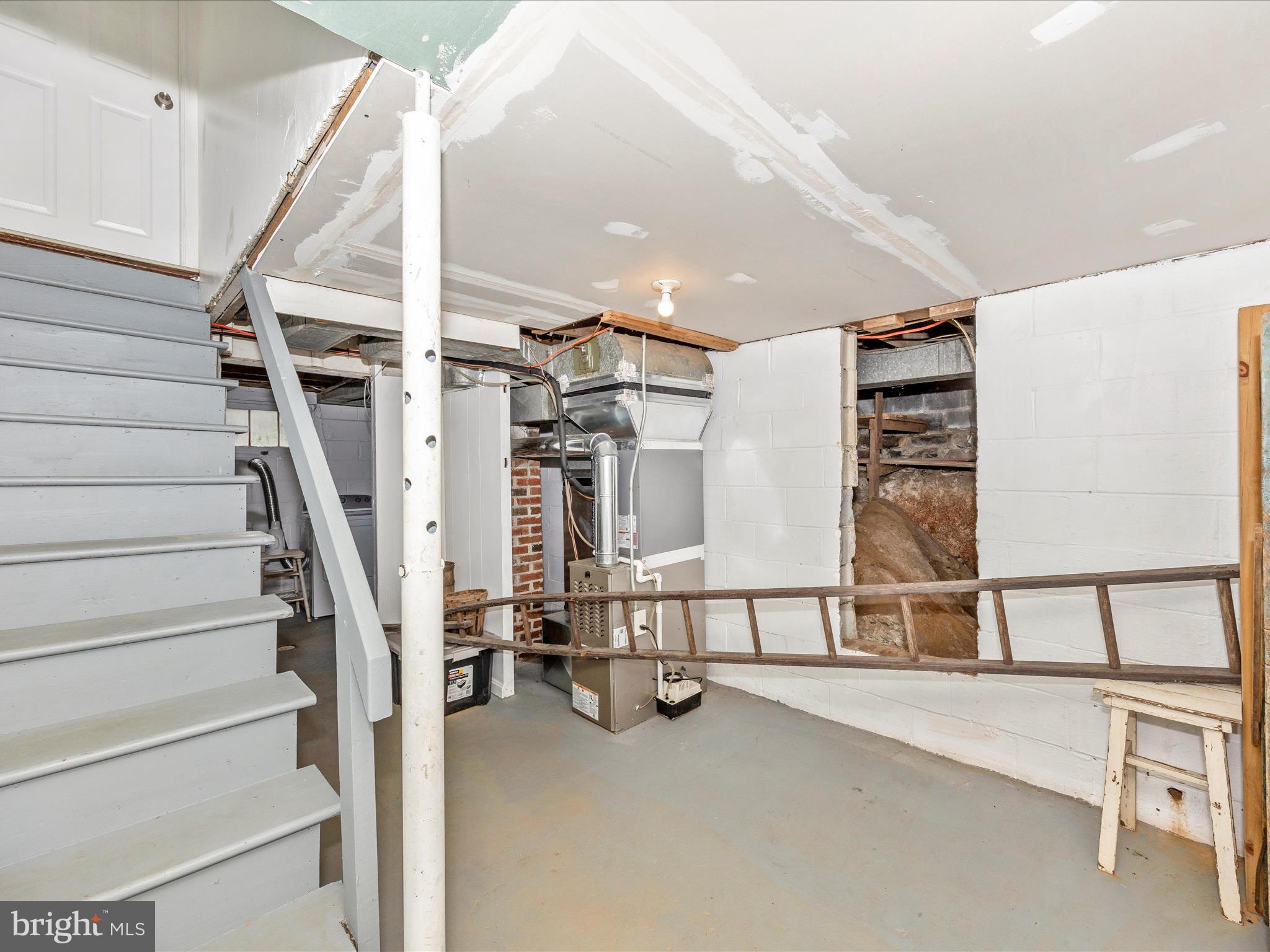 108 MONT VALLA AVENUE