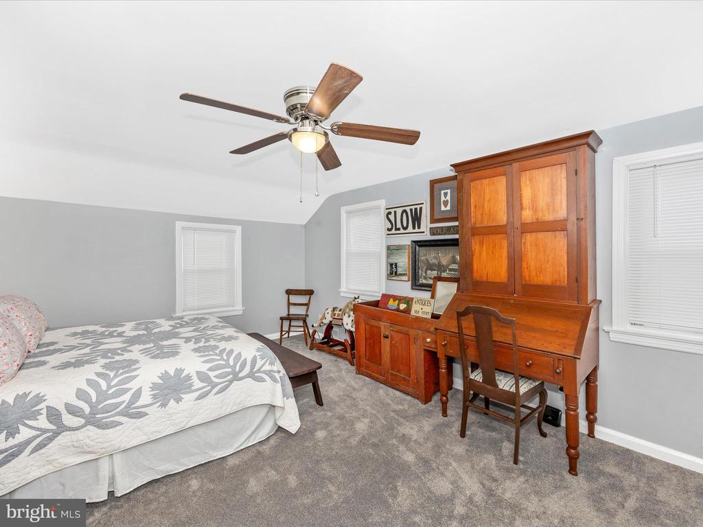 108 MONT VALLA AVENUE