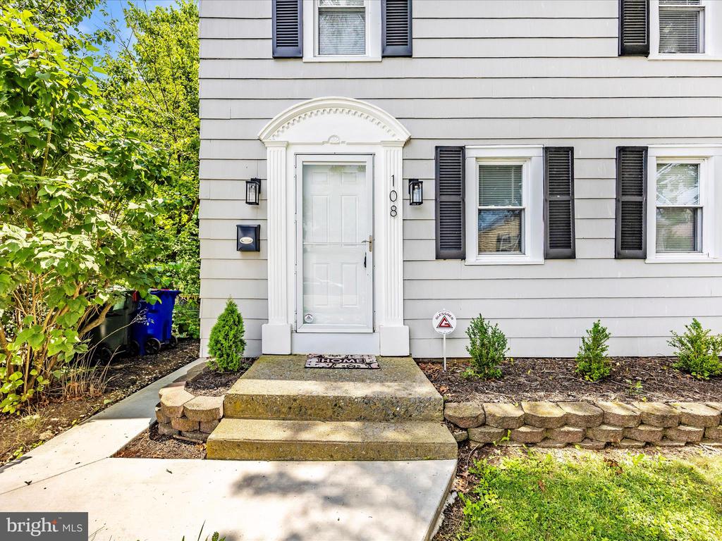 108 MONT VALLA AVENUE