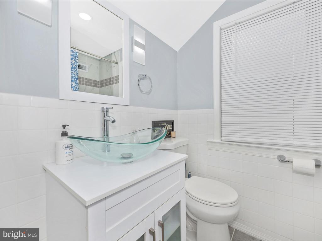 108 MONT VALLA AVENUE