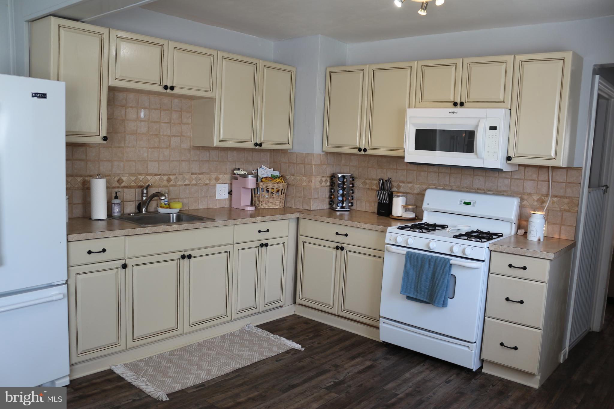 1056 BEECHWOOD DRIVE