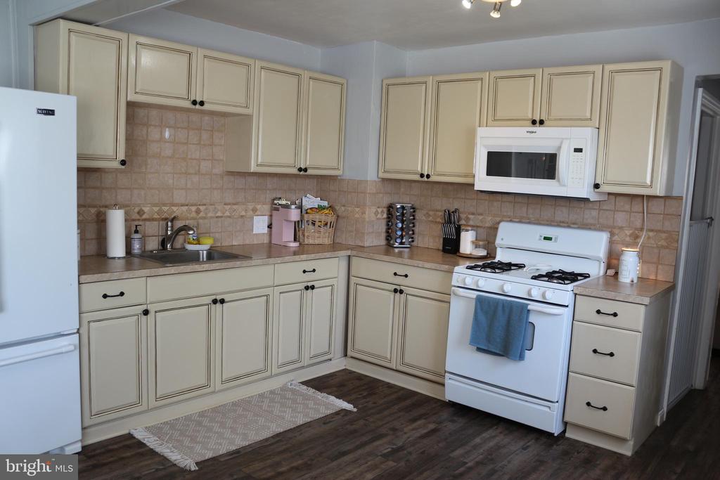 1056 BEECHWOOD DRIVE
