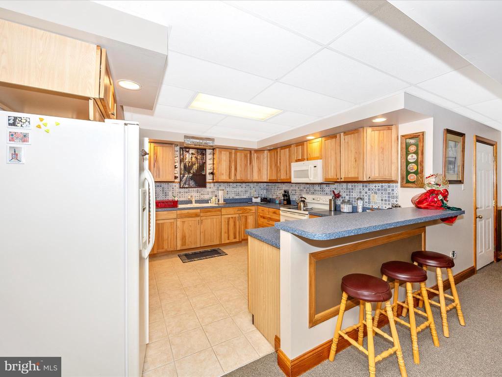 7613 DOYLE LANE