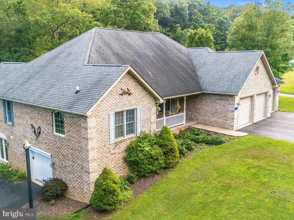 7613 DOYLE LANE