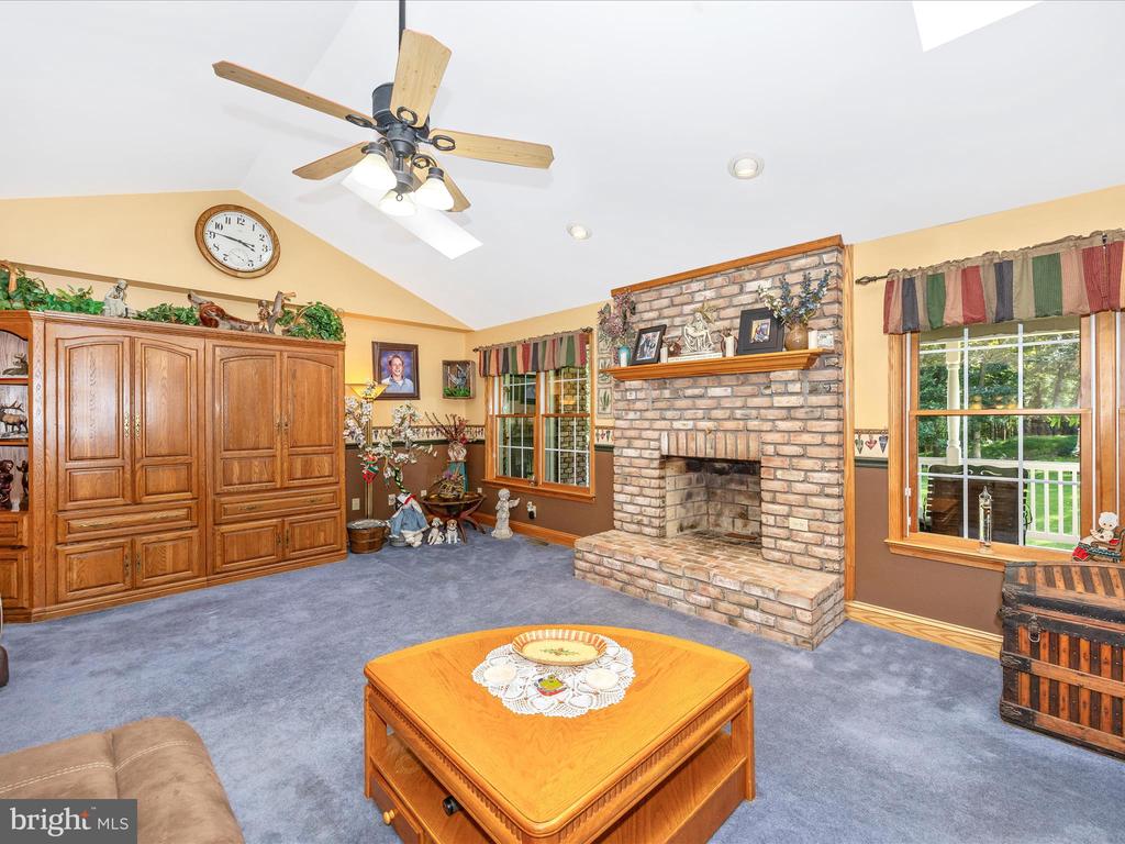 7613 DOYLE LANE