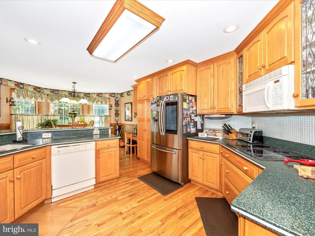 7613 DOYLE LANE