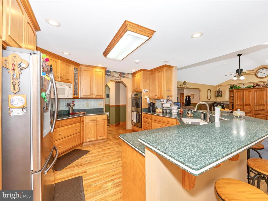 7613 DOYLE LANE