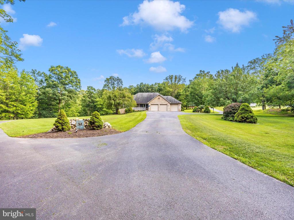 7613 DOYLE LANE
