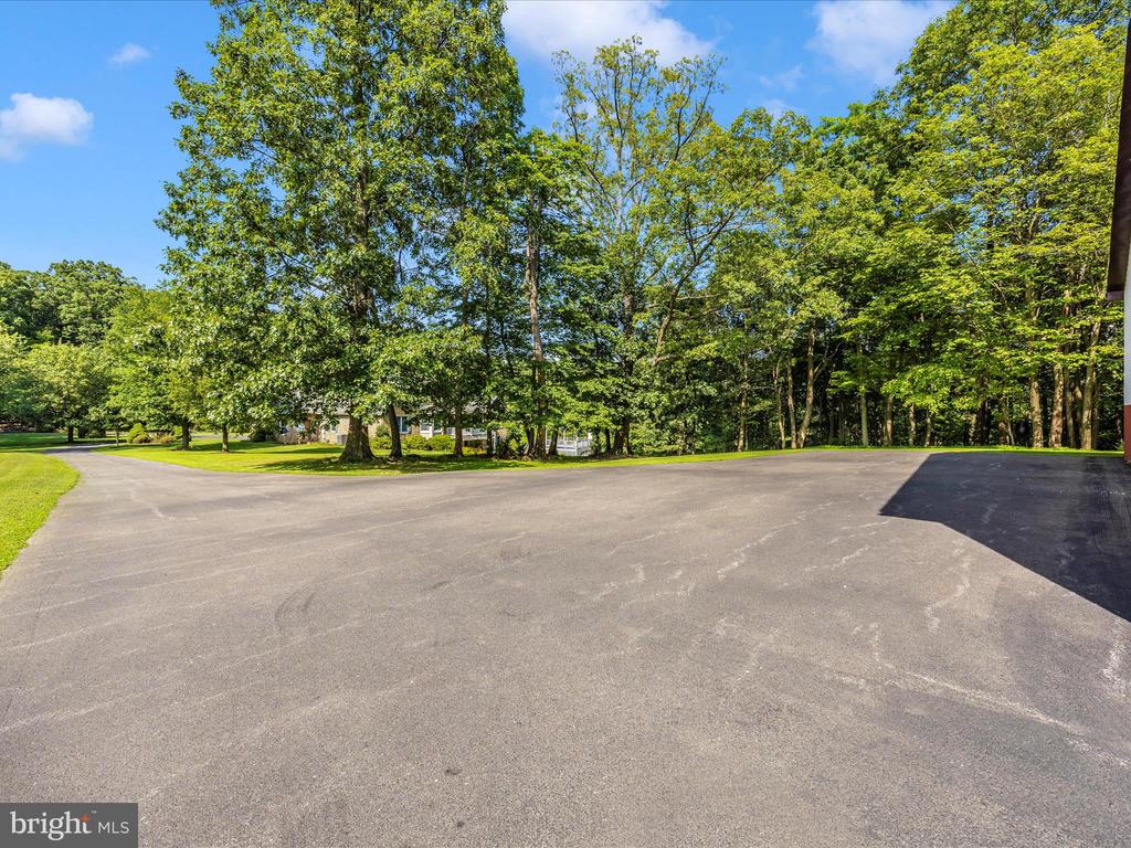 7613 DOYLE LANE