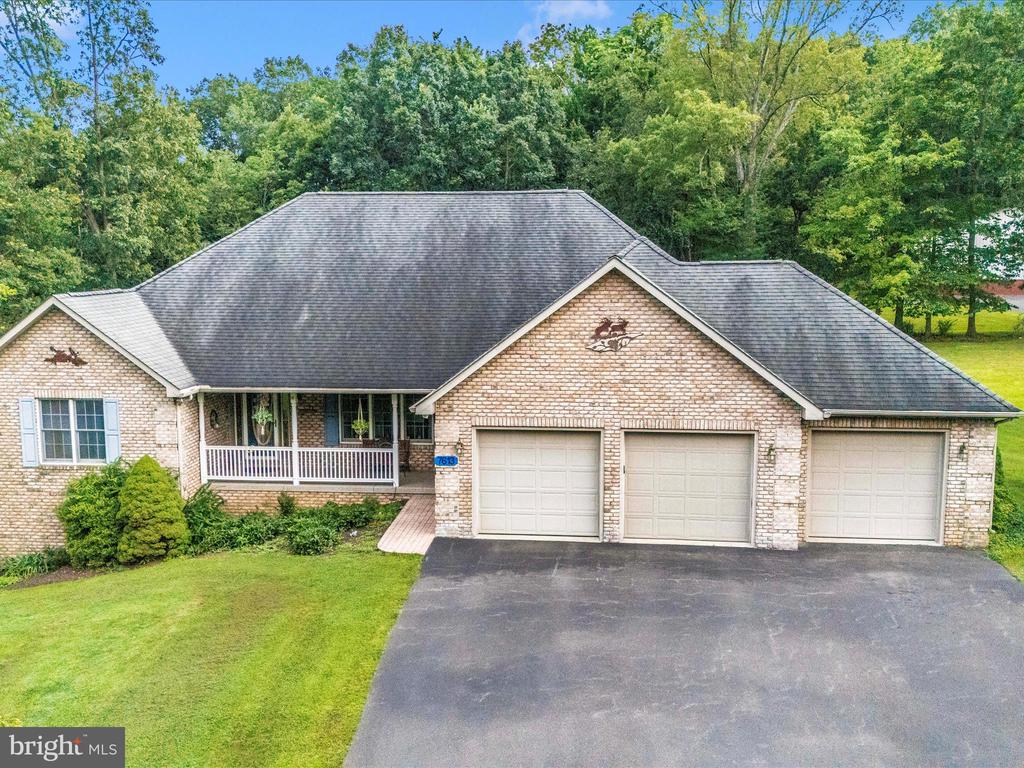 7613 DOYLE LANE
