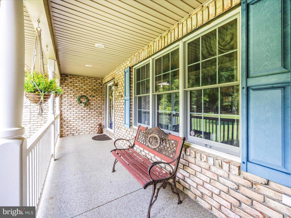7613 DOYLE LANE