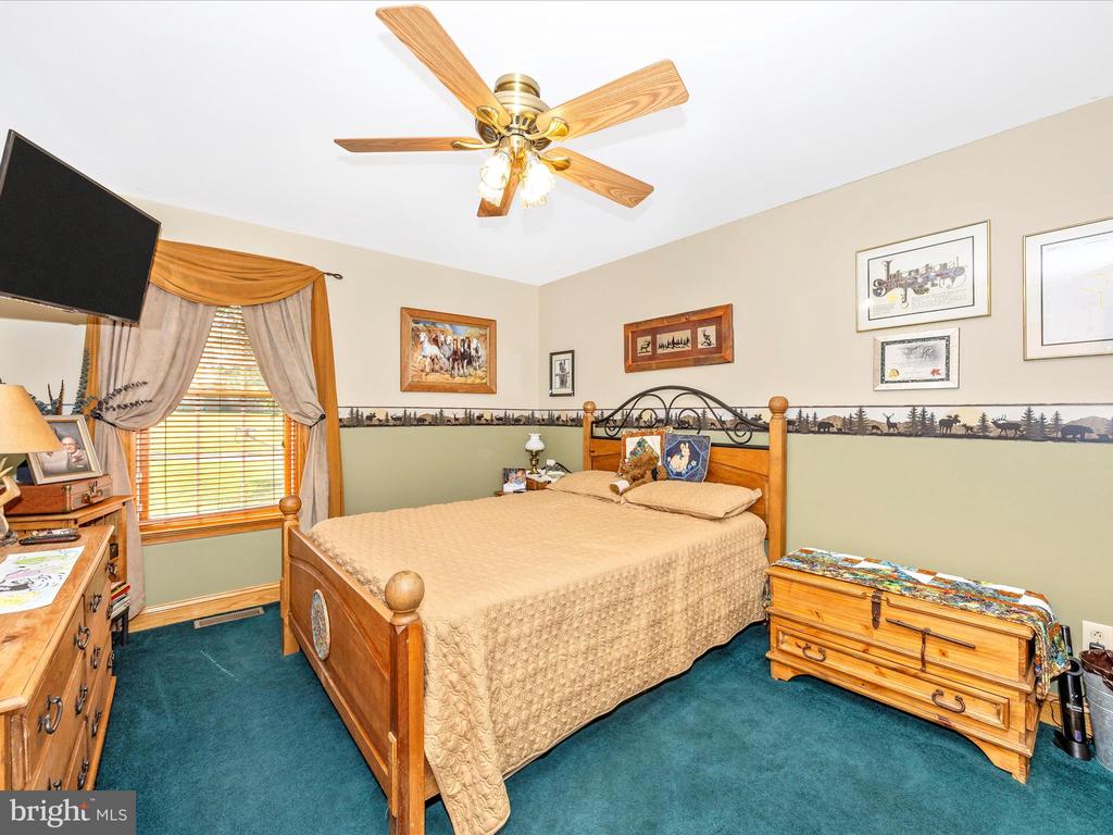 7613 DOYLE LANE