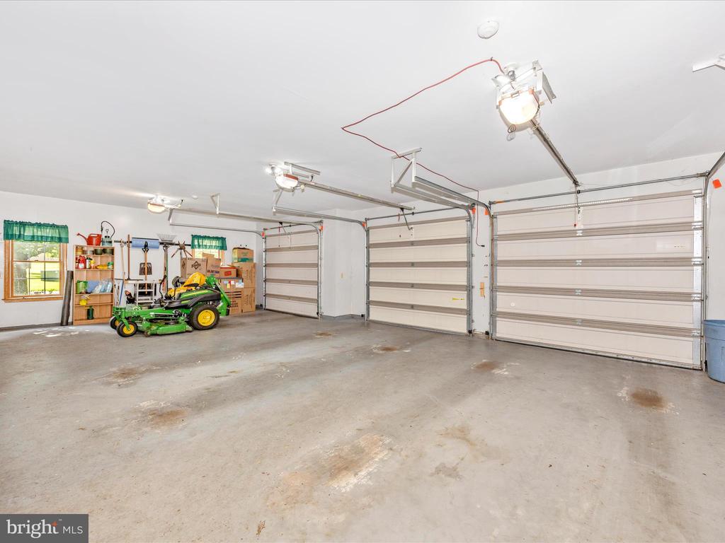7613 DOYLE LANE