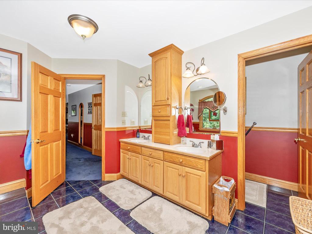 7613 DOYLE LANE