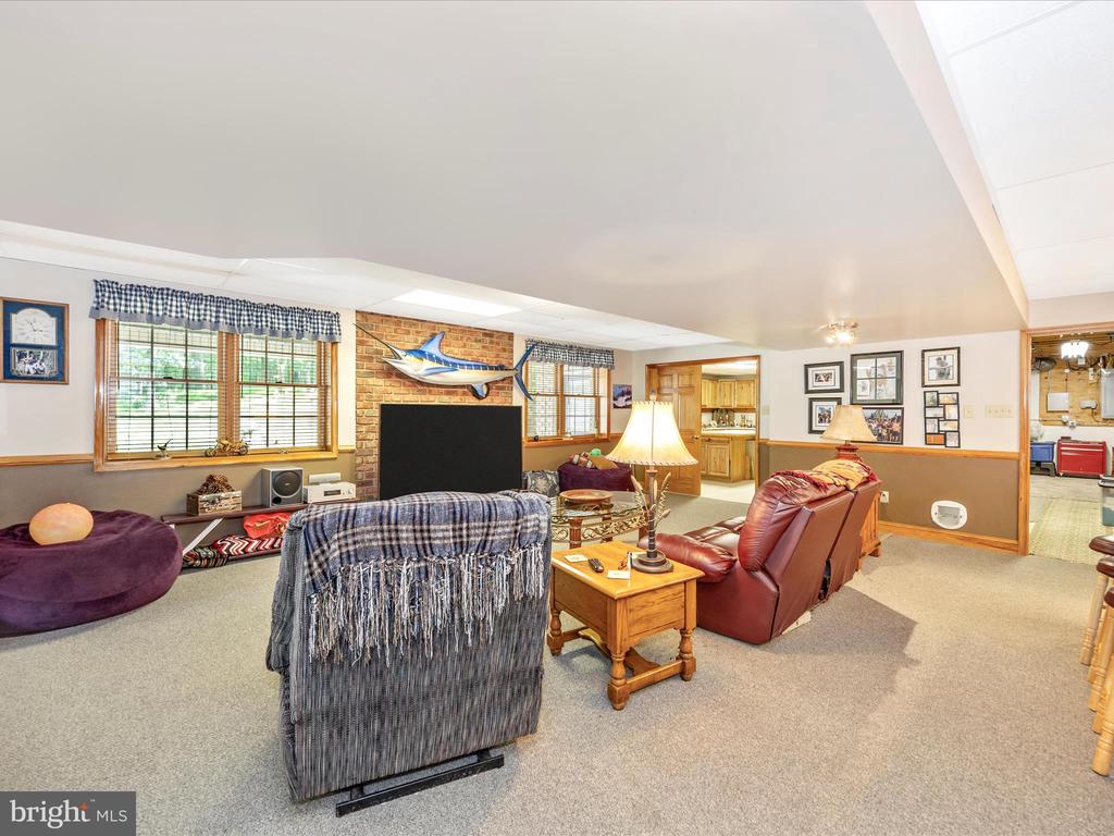 7613 DOYLE LANE