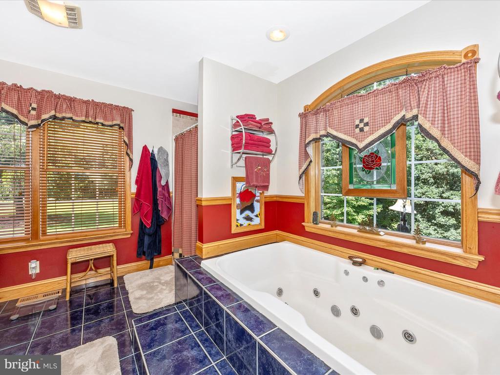 7613 DOYLE LANE