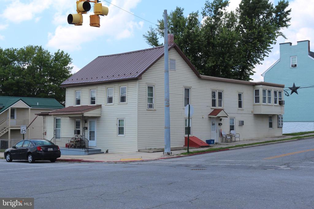 111 W SALISBURY STREET