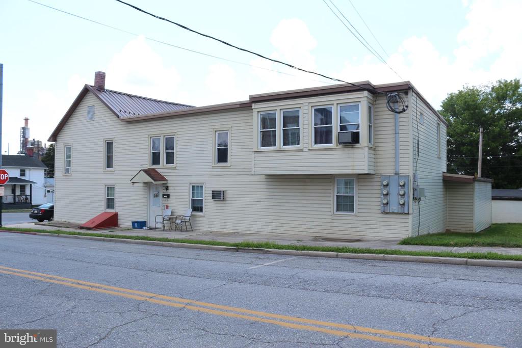 111 W SALISBURY STREET
