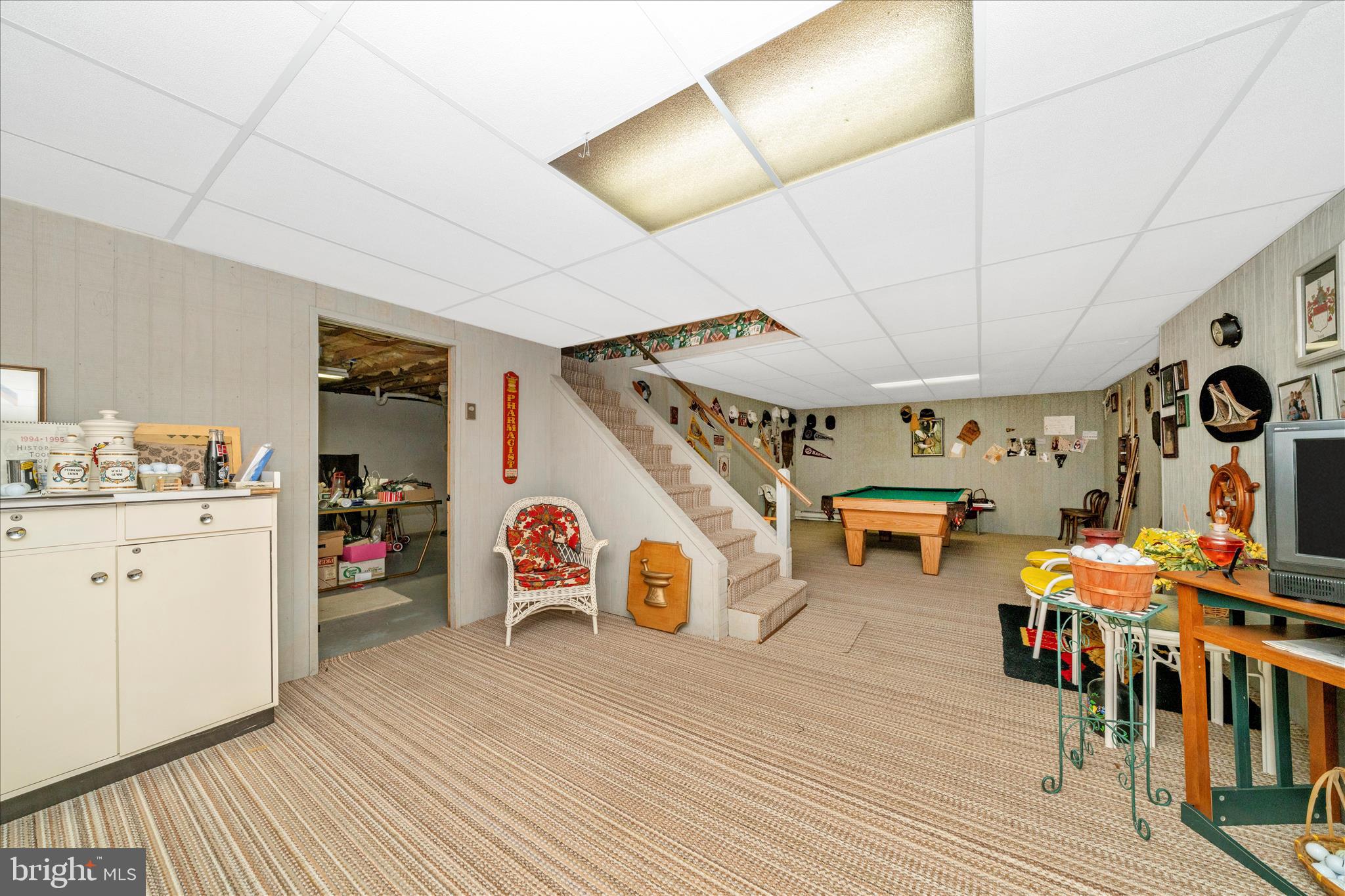 1900 MAPLEWOOD DRIVE