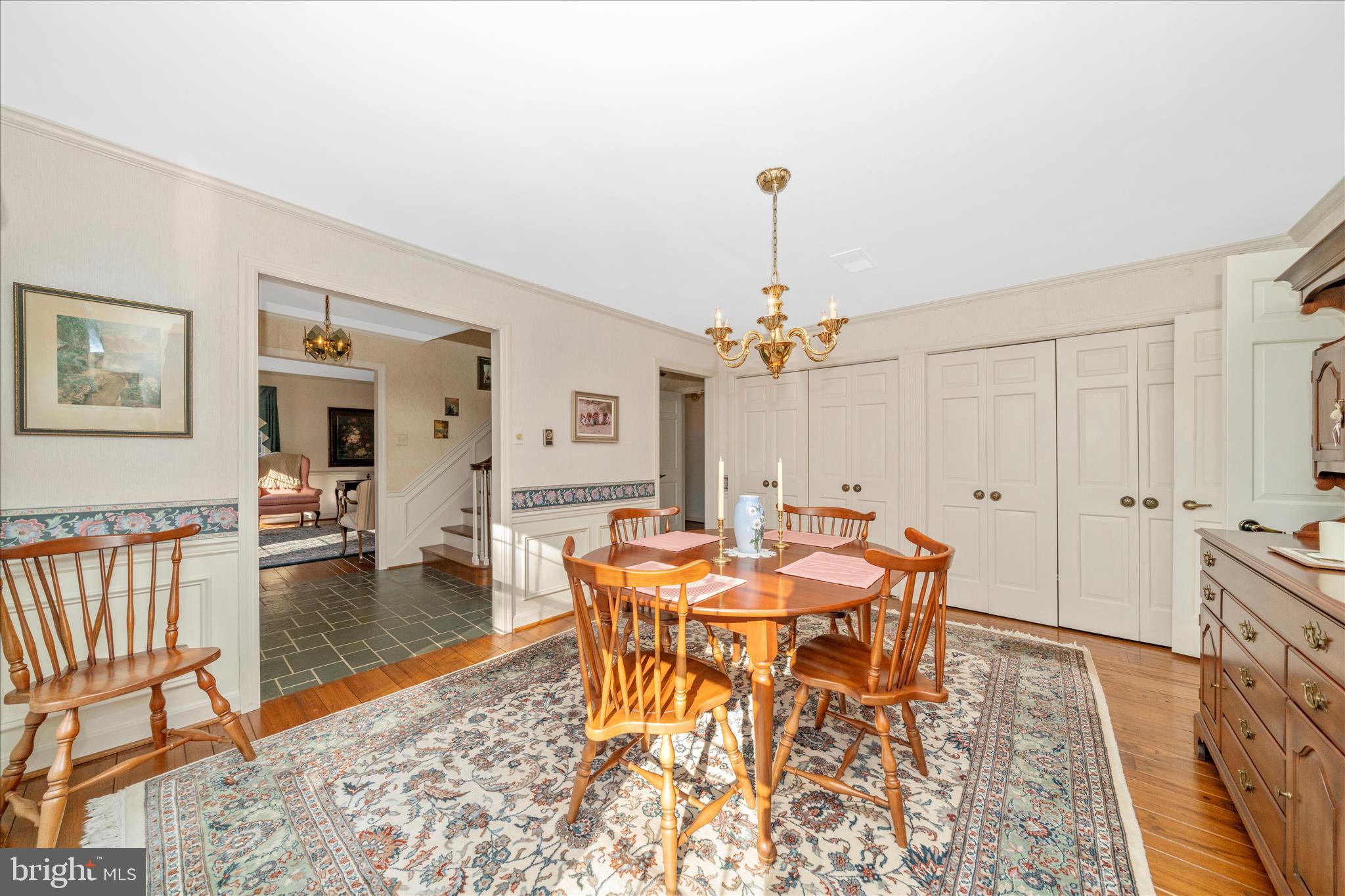 1900 MAPLEWOOD DRIVE