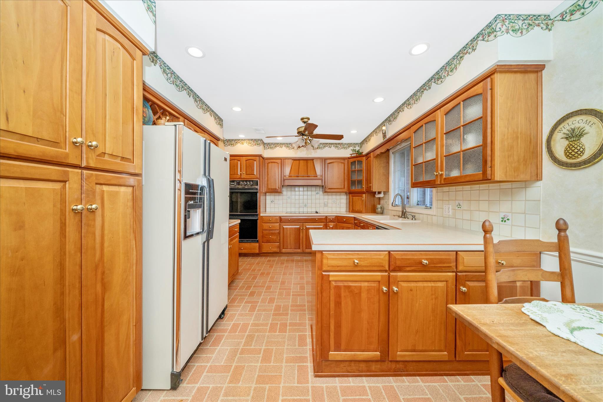 1900 MAPLEWOOD DRIVE