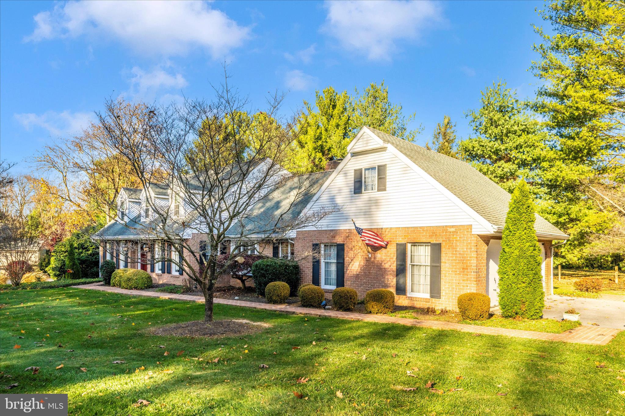 1900 MAPLEWOOD DRIVE