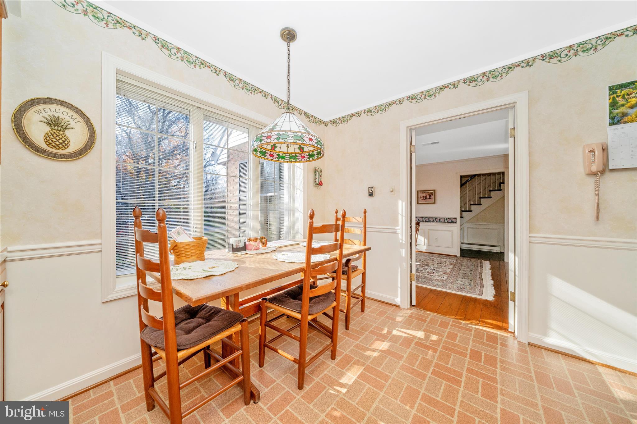 1900 MAPLEWOOD DRIVE