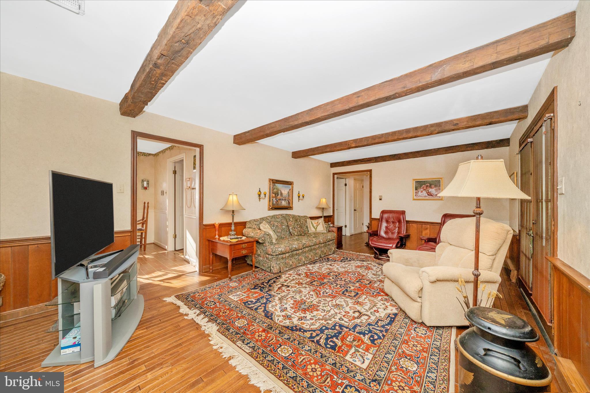 1900 MAPLEWOOD DRIVE