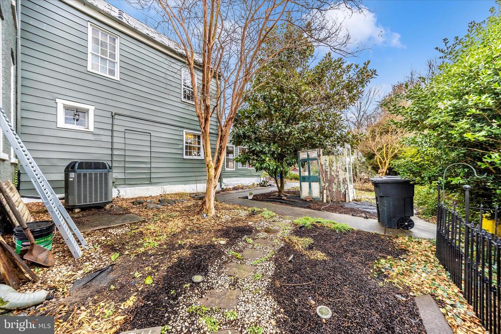 30 W POTOMAC STREET