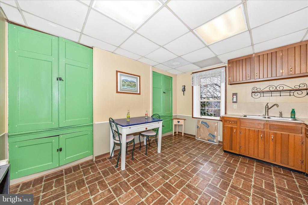 30 W POTOMAC STREET