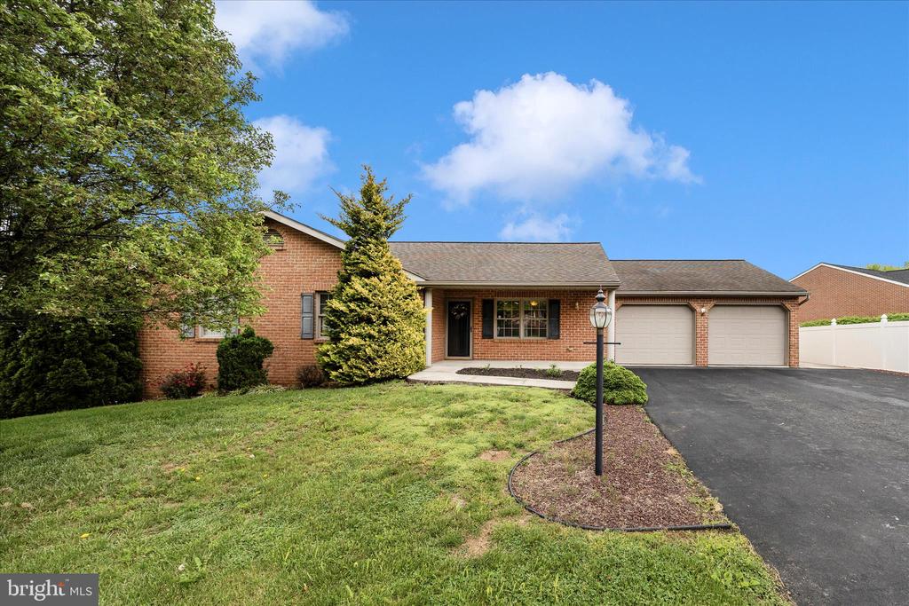 235 MONTCLAIR COURT