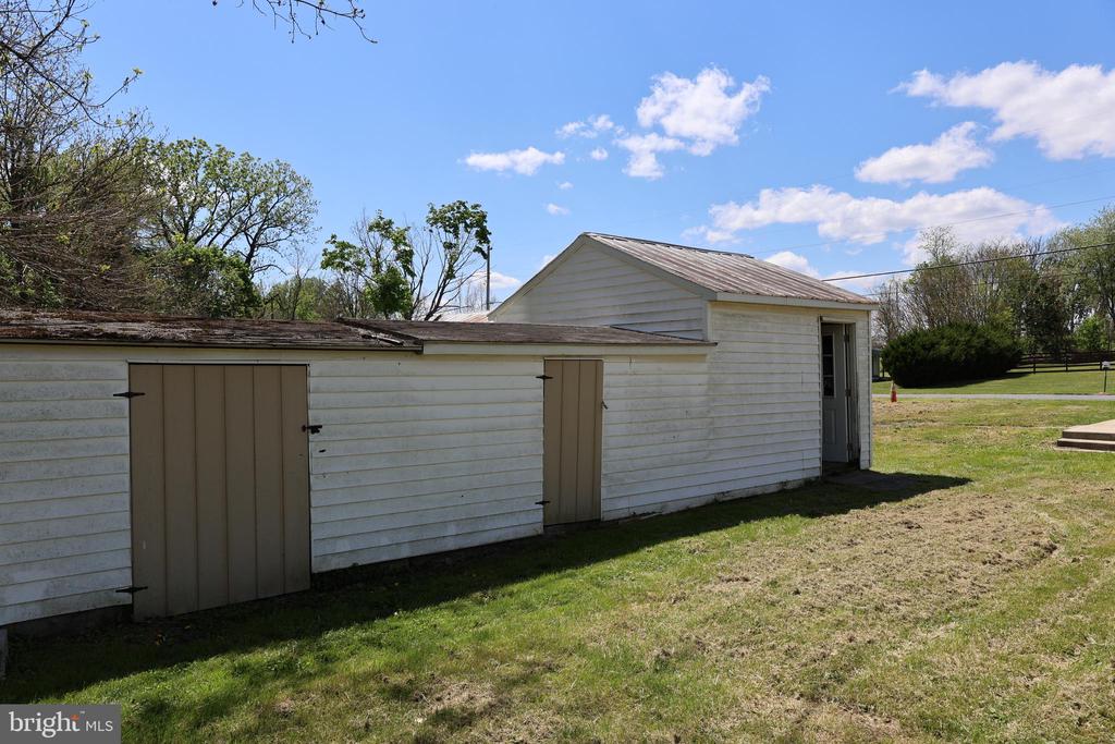 6213 APPLETOWN ROAD