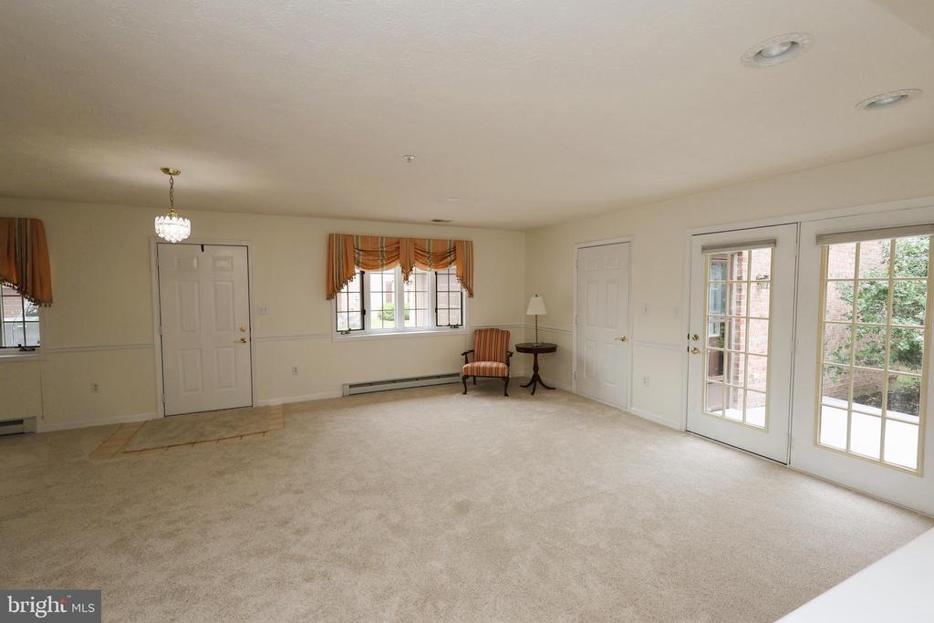 1025 MATTHEW COURT