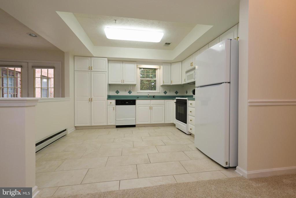 1025 MATTHEW COURT