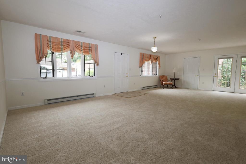 1025 MATTHEW COURT