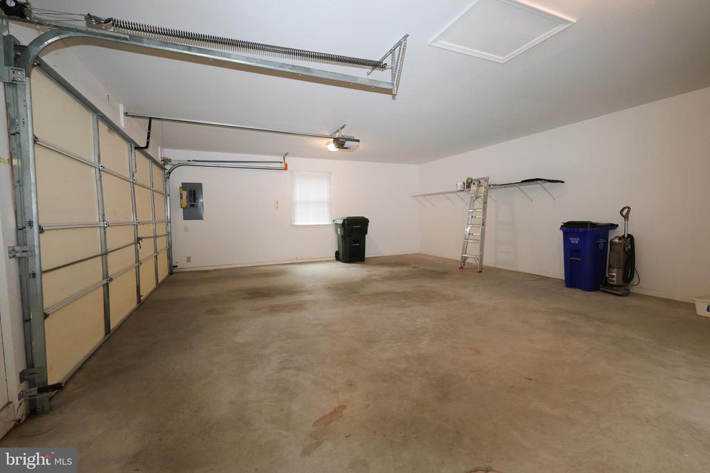 1025 MATTHEW COURT
