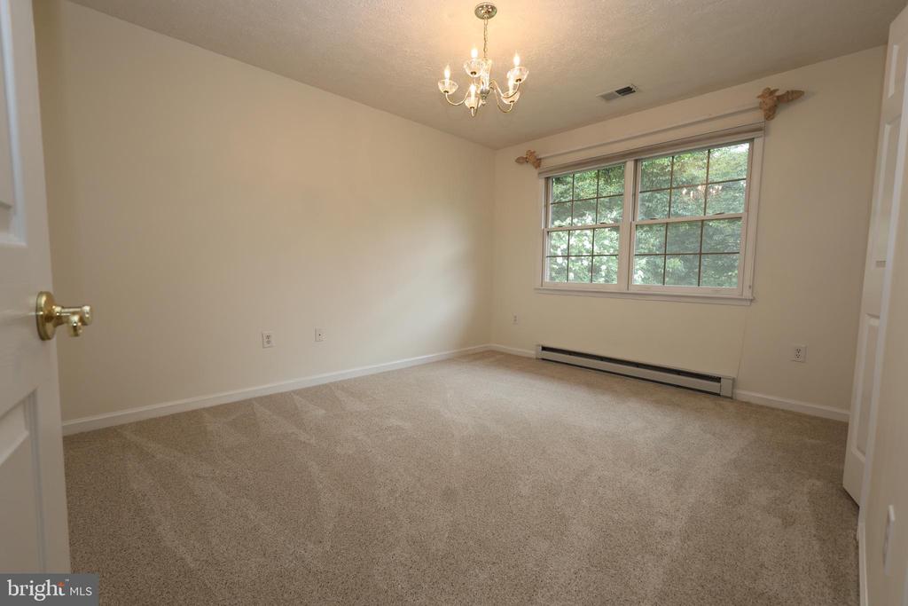 1025 MATTHEW COURT