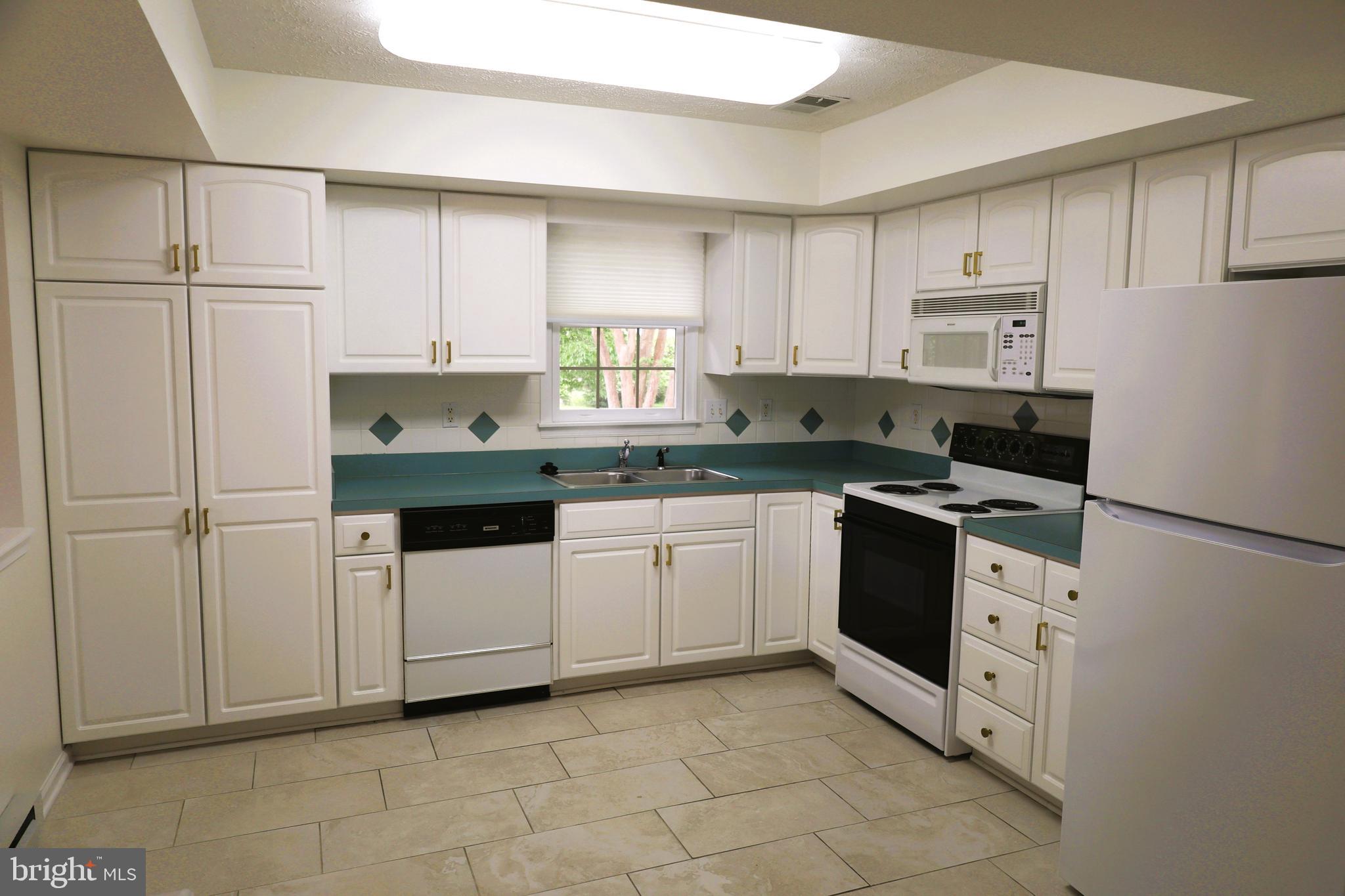 1025 MATTHEW COURT