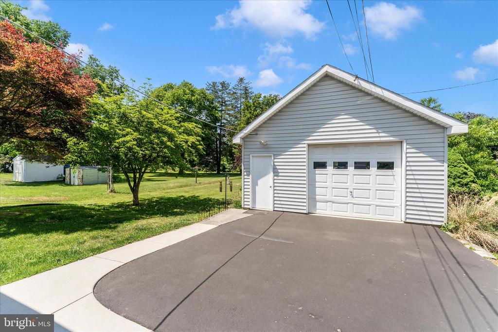 17418 LEXINGTON AVENUE