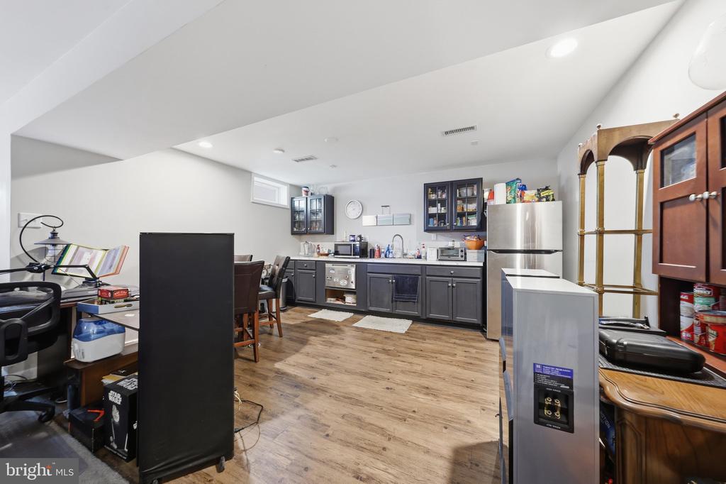 20025 BABYLON COURT