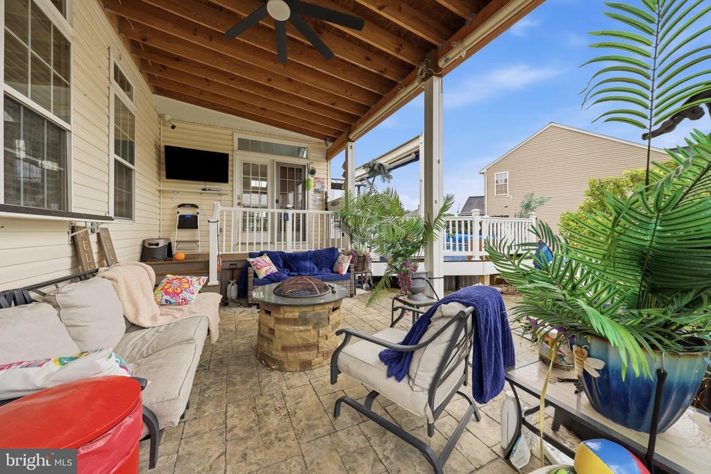 20025 BABYLON COURT