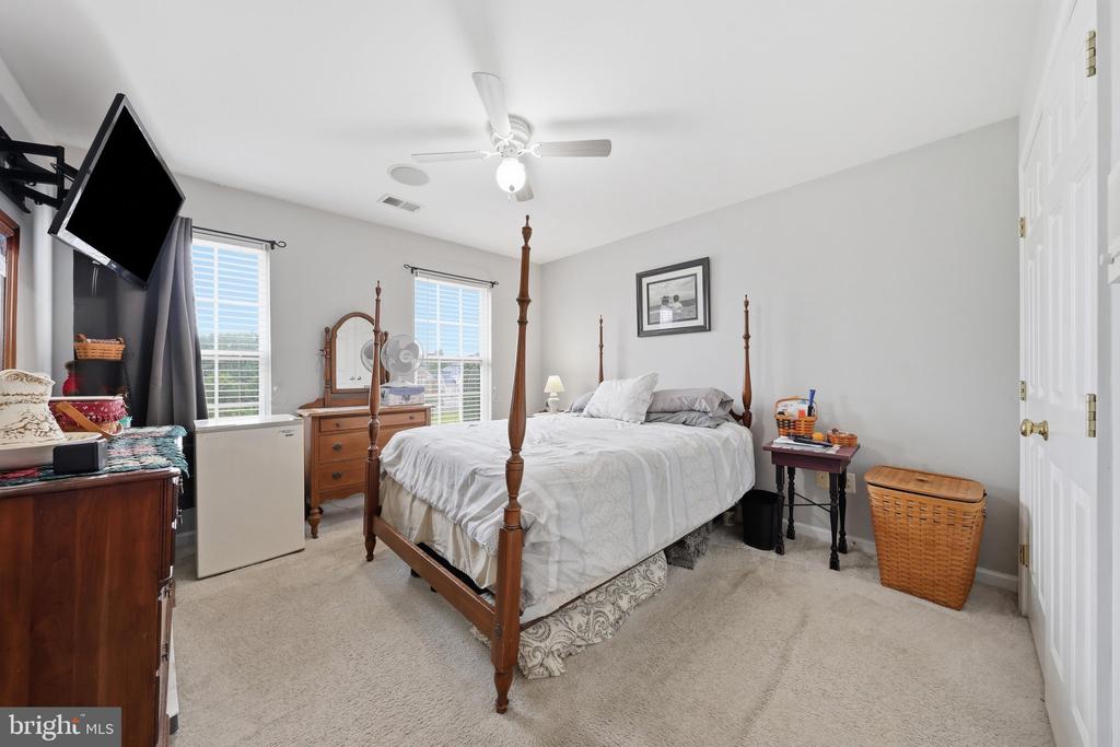20025 BABYLON COURT