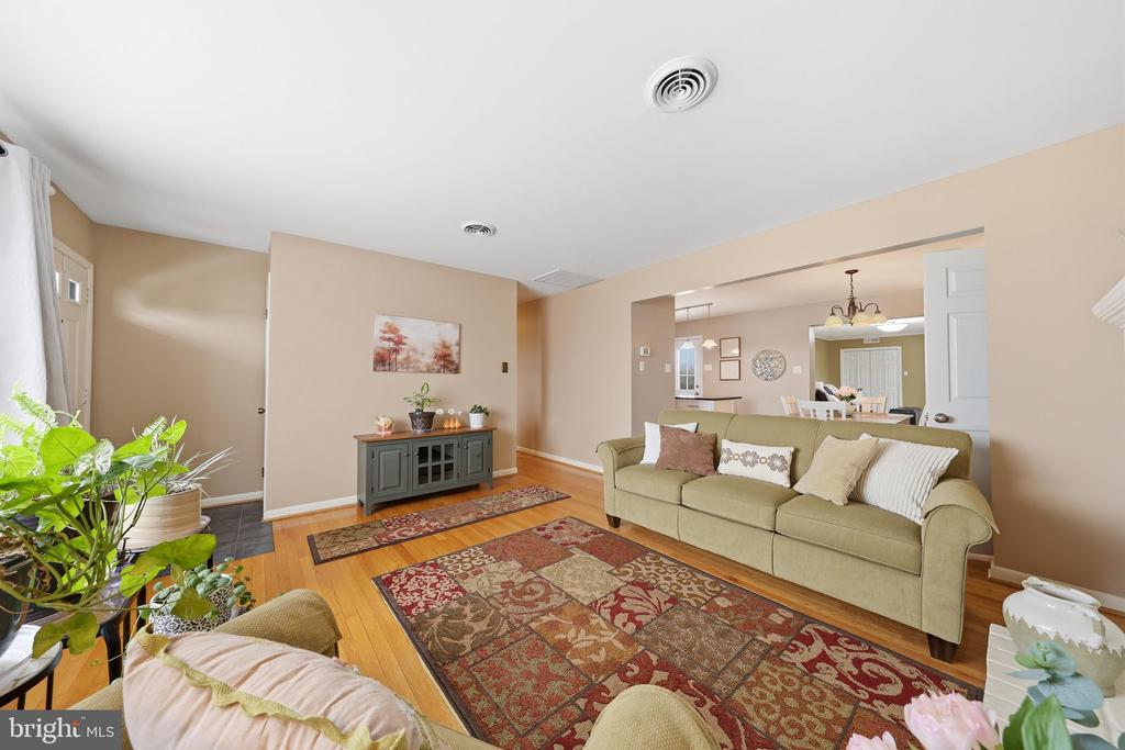 16913 FAIRVIEW ROAD